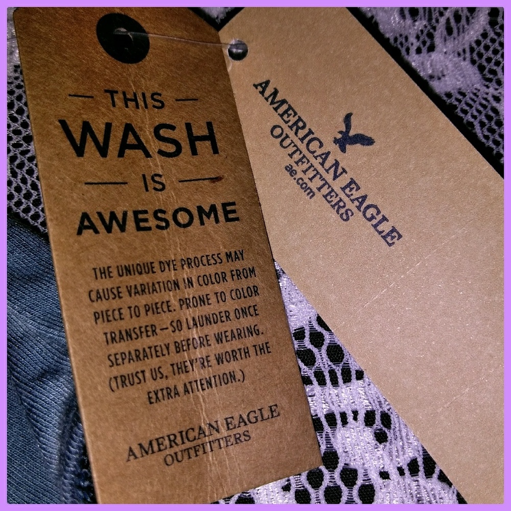 **NWT** American Eagle "Soft &Sexy" Tee - Picture 3 of 4